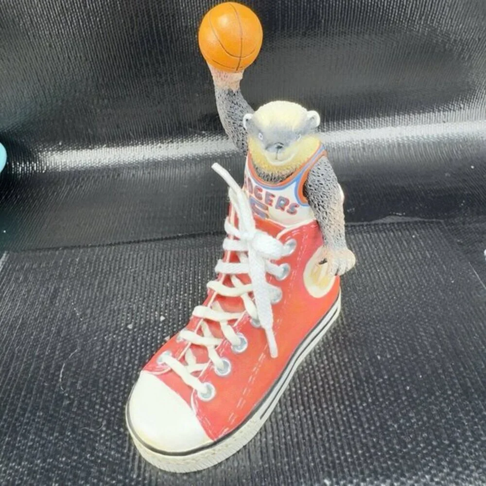1999 RECO Fancy Footwork‎ Jean Everett Figurine Resin Hook Shot Vintage Figure